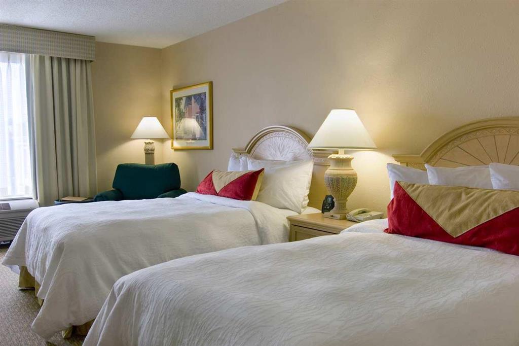 Hilton Garden Inn Atlanta Northpoint Alpharetta Room photo